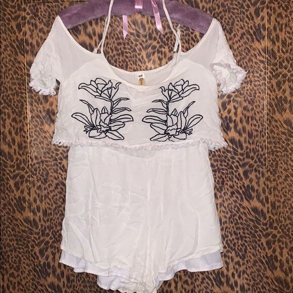White romper  - Picture 1 of 2